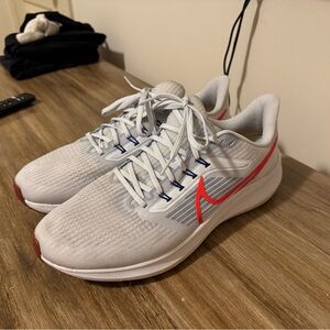 Nike air zoom Pegasus 39 grey bright crimson size 10.5
